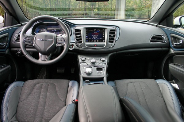 DONYAYE KHODRO-2015 Chrysler 200 S 