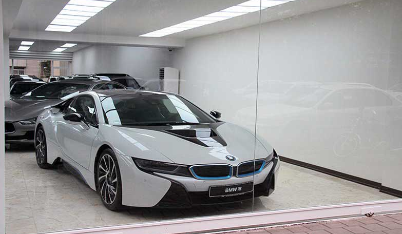 BMW I8 با اخذ پلاک ملی 500 میلیون تومان افزایش قیمت در بازار یافت