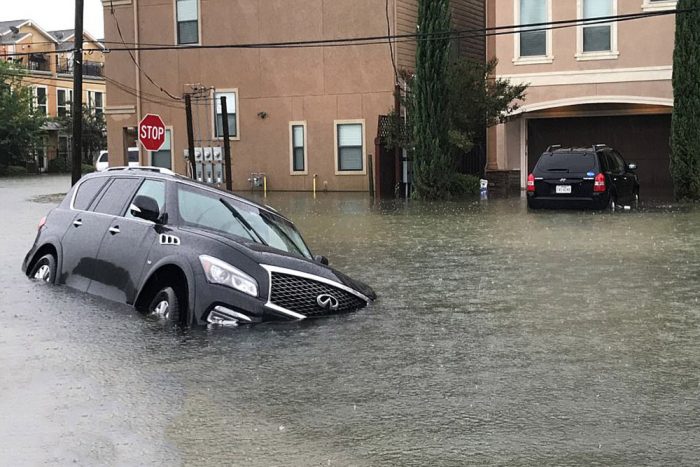 خسارت به ۱ میلیون دستگاه خودرو در توفان هاروی آمریکا