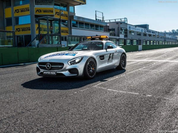 Mercedes-Benz-AMG_GT_S_F1_Safety_Car_2015_800x600_wallpaper_02