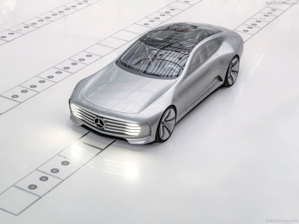 Mercedes-Benz-IAA_Concept_2015_800x600_wallpaper_04