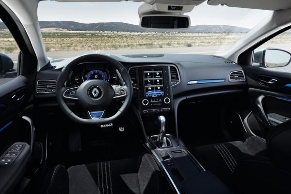 renault-megane-hatchback-2015-gt-interior-2