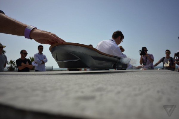 اسکیت بورد هوایی لکسوس - Lexus hoverboard